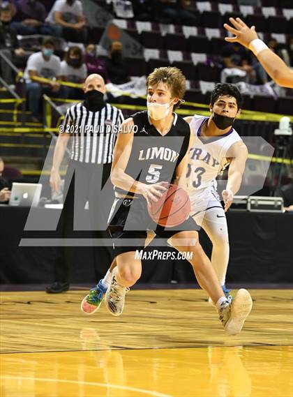 Thumbnail 3 in Limon vs. Wray (CHSAA 2A State Final) photogallery.