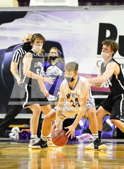 Thumbnail 3 in Limon vs. Wray (CHSAA 2A State Final) photogallery.