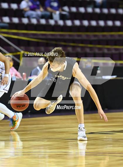 Thumbnail 1 in Limon vs. Wray (CHSAA 2A State Final) photogallery.