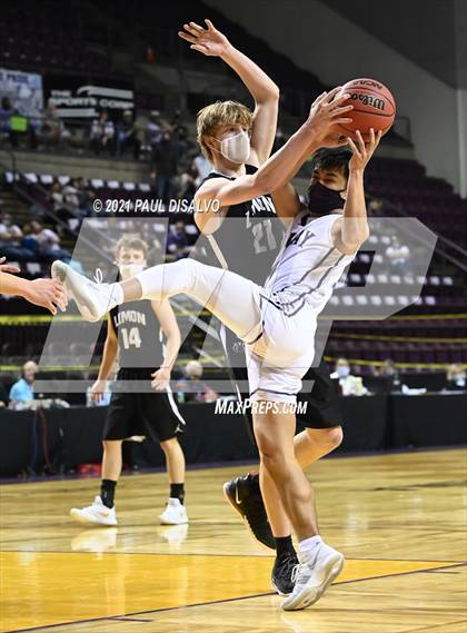 Thumbnail 1 in Limon vs. Wray (CHSAA 2A State Final) photogallery.