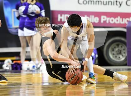 Thumbnail 1 in Limon vs. Wray (CHSAA 2A State Final) photogallery.