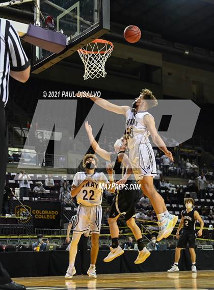 Thumbnail 3 in Limon vs. Wray (CHSAA 2A State Final) photogallery.