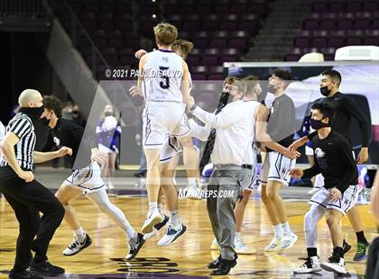 Thumbnail 3 in Limon vs. Wray (CHSAA 2A State Final) photogallery.