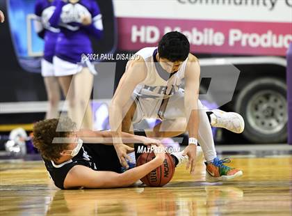 Thumbnail 3 in Limon vs. Wray (CHSAA 2A State Final) photogallery.