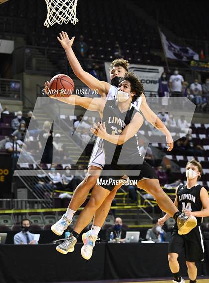Thumbnail 1 in Limon vs. Wray (CHSAA 2A State Final) photogallery.