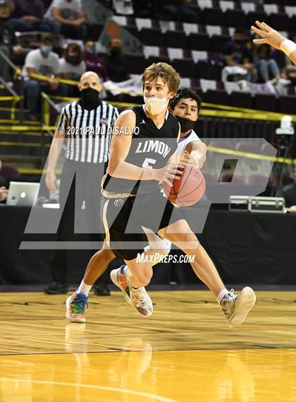 Thumbnail 2 in Limon vs. Wray (CHSAA 2A State Final) photogallery.