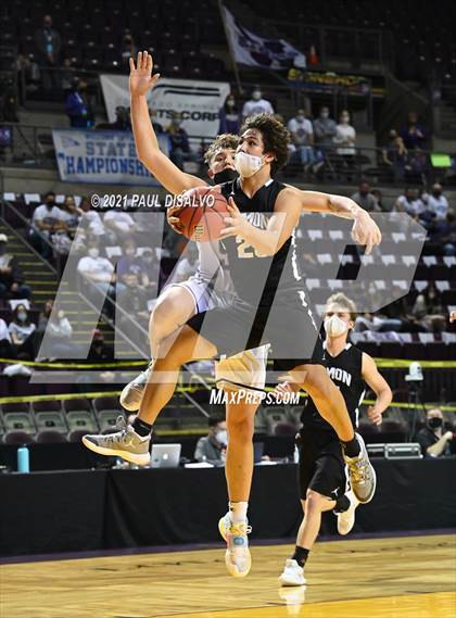 Thumbnail 2 in Limon vs. Wray (CHSAA 2A State Final) photogallery.