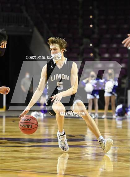 Thumbnail 3 in Limon vs. Wray (CHSAA 2A State Final) photogallery.