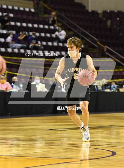 Thumbnail 3 in Limon vs. Wray (CHSAA 2A State Final) photogallery.