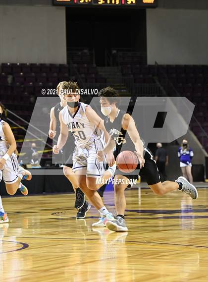 Thumbnail 1 in Limon vs. Wray (CHSAA 2A State Final) photogallery.
