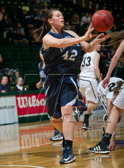 Thumbnail 3 in Trinidad vs. Pagosa Springs (CHSAA 3A Consolation Semifinal) photogallery.