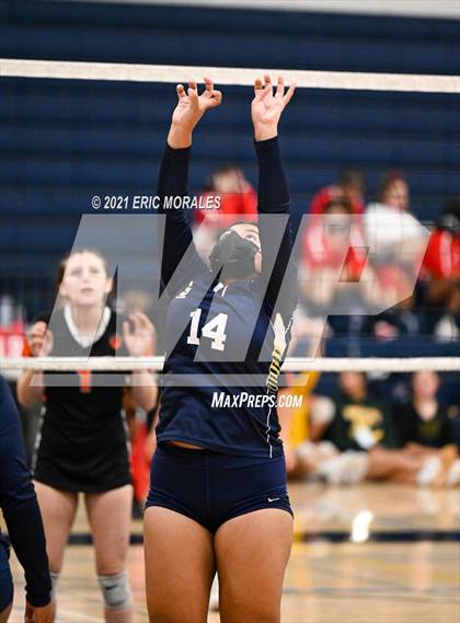 Thumbnail 1 in Sunnyside vs Selma (Sunnyside Invitational) photogallery.