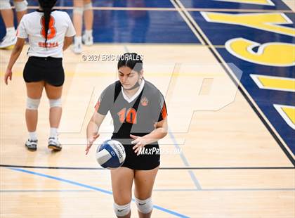 Thumbnail 1 in Sunnyside vs Selma (Sunnyside Invitational) photogallery.