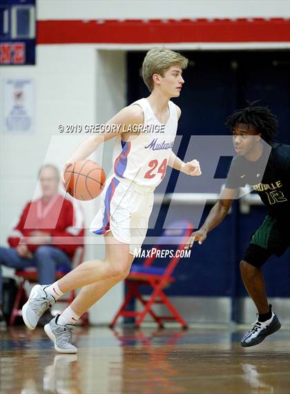 Thumbnail 3 in Birdville vs Grapevine photogallery.