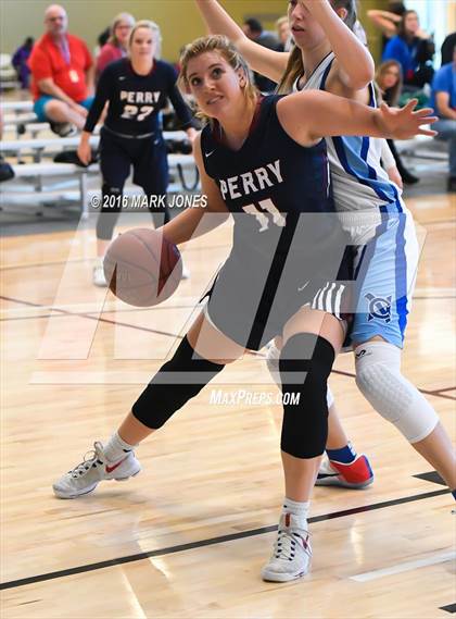 Thumbnail 3 in Norco vs. Perry (Nike Tournament of Champions) photogallery.