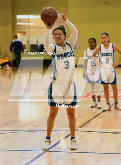 Thumbnail 3 in Norco vs. Perry (Nike Tournament of Champions) photogallery.