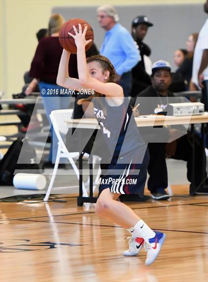 Thumbnail 3 in Norco vs. Perry (Nike Tournament of Champions) photogallery.