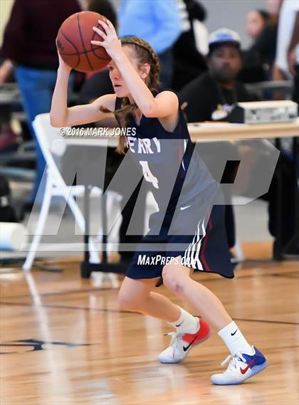 Thumbnail 2 in Norco vs. Perry (Nike Tournament of Champions) photogallery.