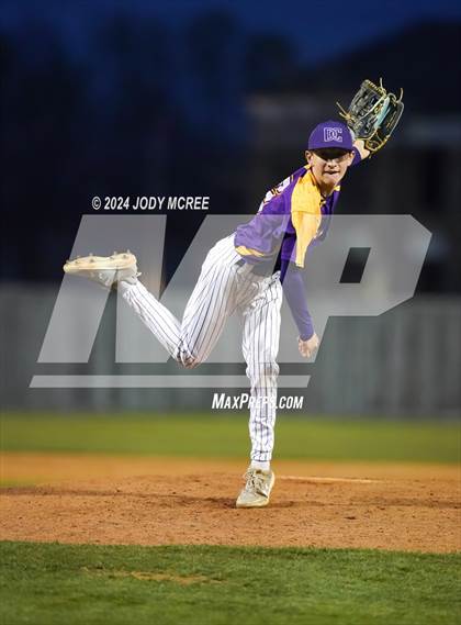Thumbnail 2 in Desoto Central vs Hernando photogallery.