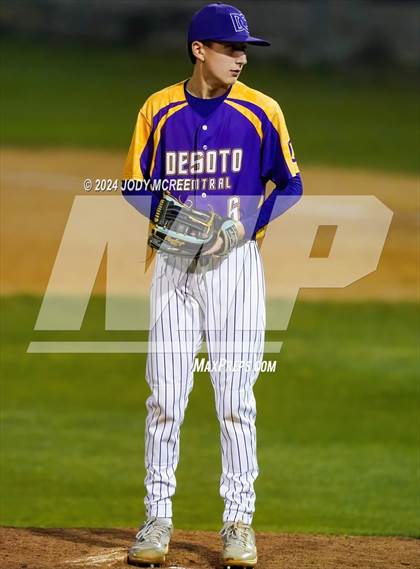 Thumbnail 2 in Desoto Central vs Hernando photogallery.