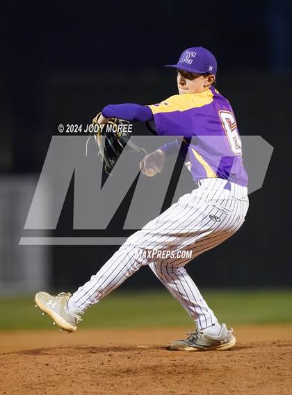 Thumbnail 2 in Desoto Central vs Hernando photogallery.