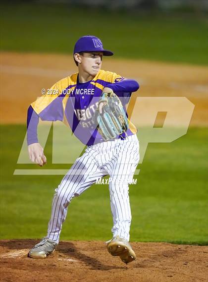 Thumbnail 2 in Desoto Central vs Hernando photogallery.