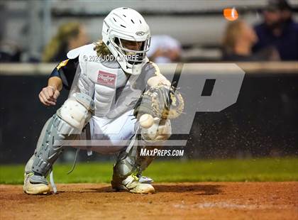 Thumbnail 2 in Desoto Central vs Hernando photogallery.