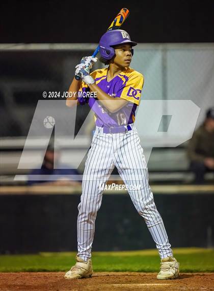 Thumbnail 1 in Desoto Central vs Hernando photogallery.