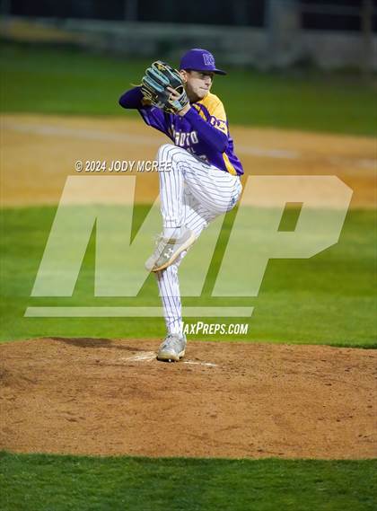 Thumbnail 3 in Desoto Central vs Hernando photogallery.