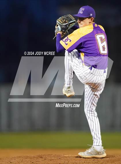 Thumbnail 1 in Desoto Central vs Hernando photogallery.
