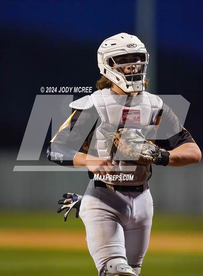Thumbnail 2 in Desoto Central vs Hernando photogallery.