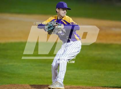 Thumbnail 1 in Desoto Central vs Hernando photogallery.