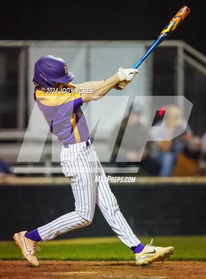Thumbnail 3 in Desoto Central vs Hernando photogallery.