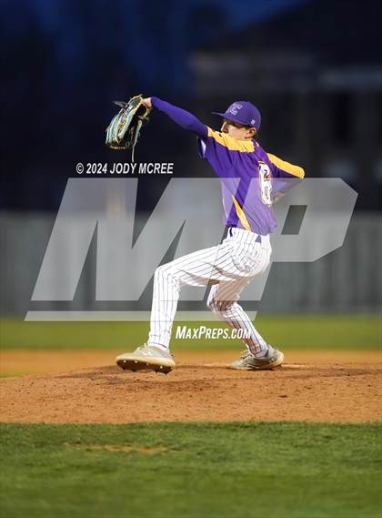 Thumbnail 2 in Desoto Central vs Hernando photogallery.