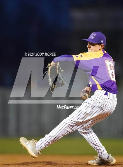 Thumbnail 2 in Desoto Central vs Hernando photogallery.