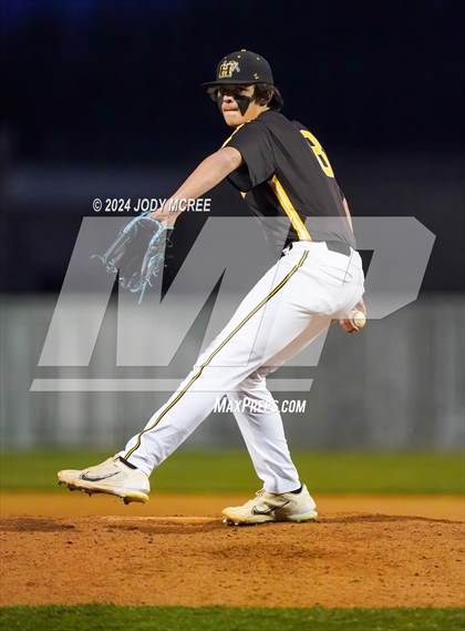 Thumbnail 1 in Desoto Central vs Hernando photogallery.