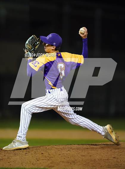 Thumbnail 1 in Desoto Central vs Hernando photogallery.