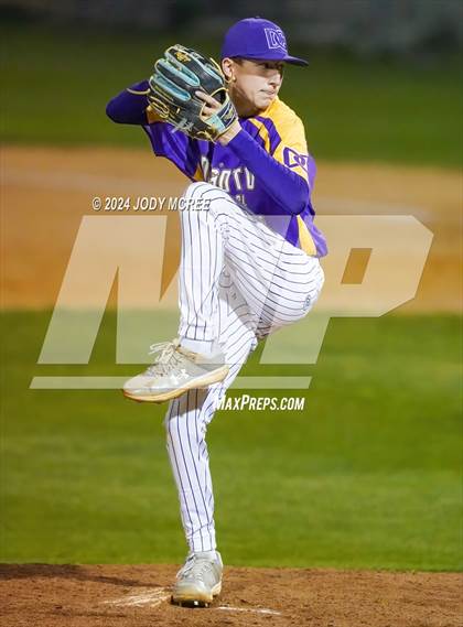 Thumbnail 2 in Desoto Central vs Hernando photogallery.