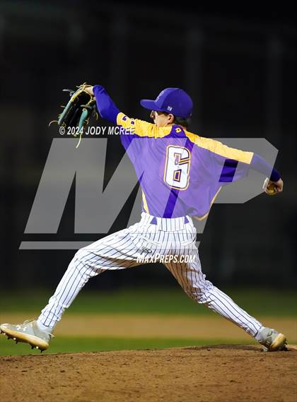 Thumbnail 3 in Desoto Central vs Hernando photogallery.