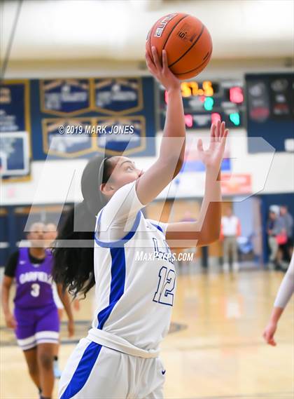Thumbnail 2 in La Jolla Country Day vs. Garfield (Nike Tournament of Champions)  photogallery.