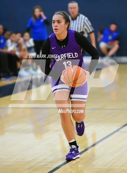 Thumbnail 1 in La Jolla Country Day vs. Garfield (Nike Tournament of Champions)  photogallery.