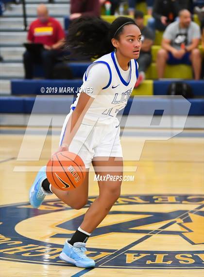 Thumbnail 1 in La Jolla Country Day vs. Garfield (Nike Tournament of Champions)  photogallery.