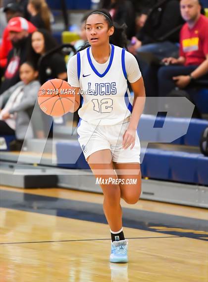 Thumbnail 1 in La Jolla Country Day vs. Garfield (Nike Tournament of Champions)  photogallery.