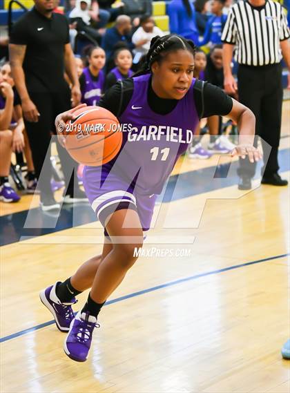 Thumbnail 3 in La Jolla Country Day vs. Garfield (Nike Tournament of Champions)  photogallery.