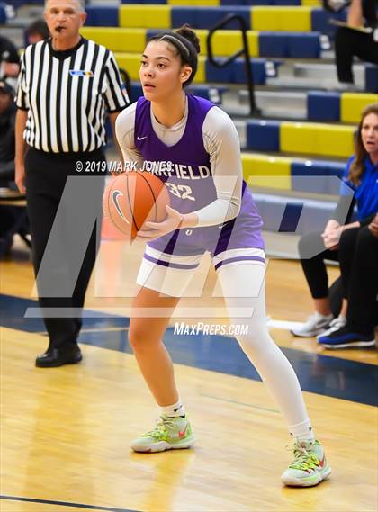 Thumbnail 3 in La Jolla Country Day vs. Garfield (Nike Tournament of Champions)  photogallery.