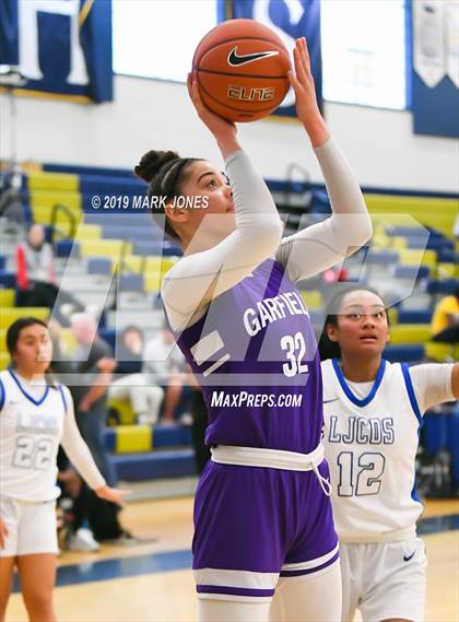 Thumbnail 2 in La Jolla Country Day vs. Garfield (Nike Tournament of Champions)  photogallery.