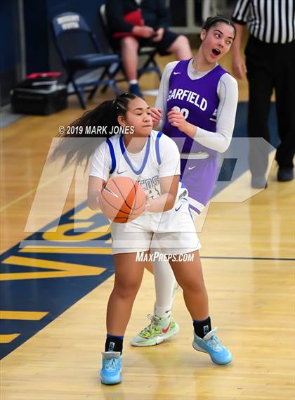 Thumbnail 1 in La Jolla Country Day vs. Garfield (Nike Tournament of Champions)  photogallery.