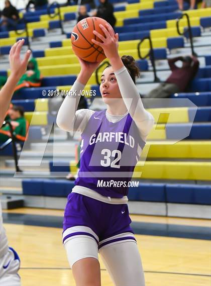 Thumbnail 1 in La Jolla Country Day vs. Garfield (Nike Tournament of Champions)  photogallery.