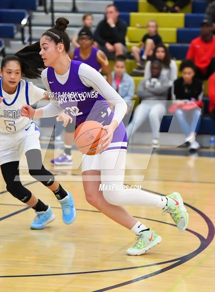 Thumbnail 1 in La Jolla Country Day vs. Garfield (Nike Tournament of Champions)  photogallery.