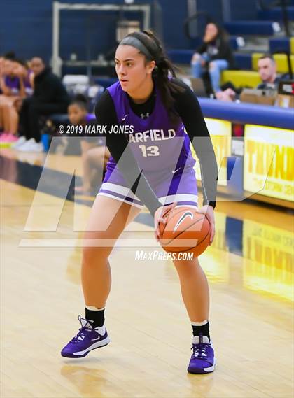 Thumbnail 2 in La Jolla Country Day vs. Garfield (Nike Tournament of Champions)  photogallery.